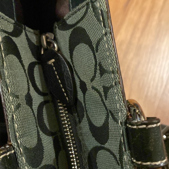Hunter Green COACH bag - Picture 10 of 12